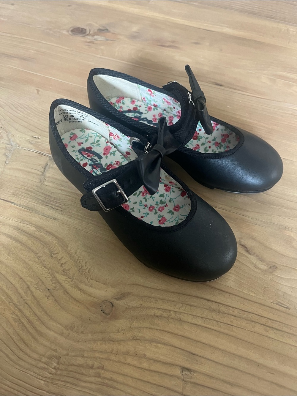 Capezio Girls Size 10 Tap Shoes | Retro Floral Lining & Bow Detail 🩰